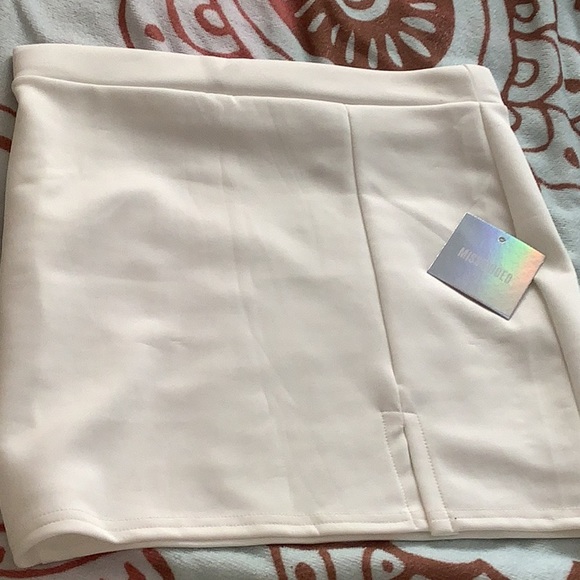 CUTE MINI SKIRT & CROP TOP SET - Picture 2 of 7